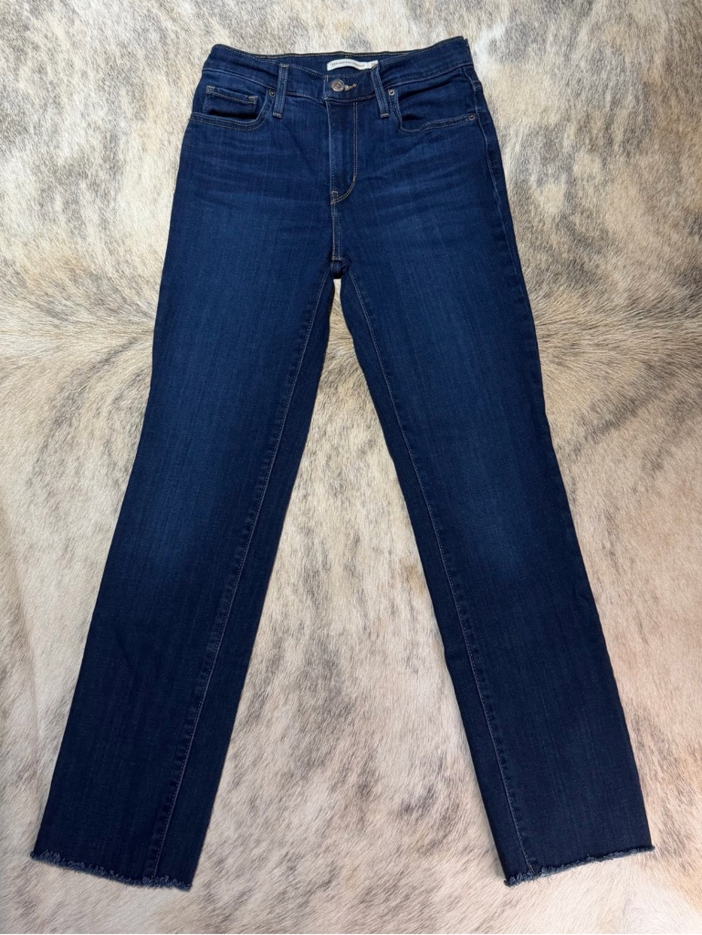 Levi’s 724 High Rise Straight Jeans Size 26 Dark Wash Raw Hem Denim